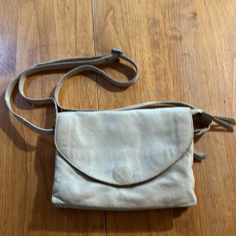 Latico Leathers Harbor Leather Crossbody Bag in Oat